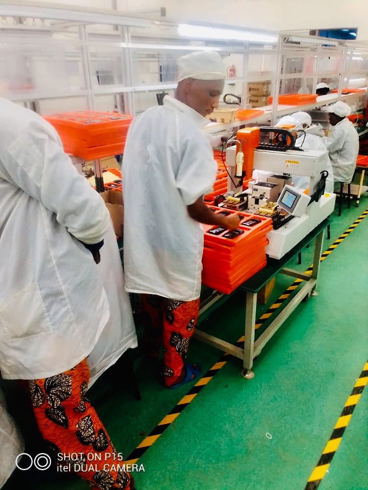 akezanet's tweet photo. 🔴Technologie : Le Centre d'assemblage des téléphones mobiles de @Gitega (#CAATI) se heurte actuellement aux plusieurs problèmes liés aux ventes notamment celui de la concurrence déloyale des importateurs des téléphones mobiles. https://t.co/GdBjdh3Zik