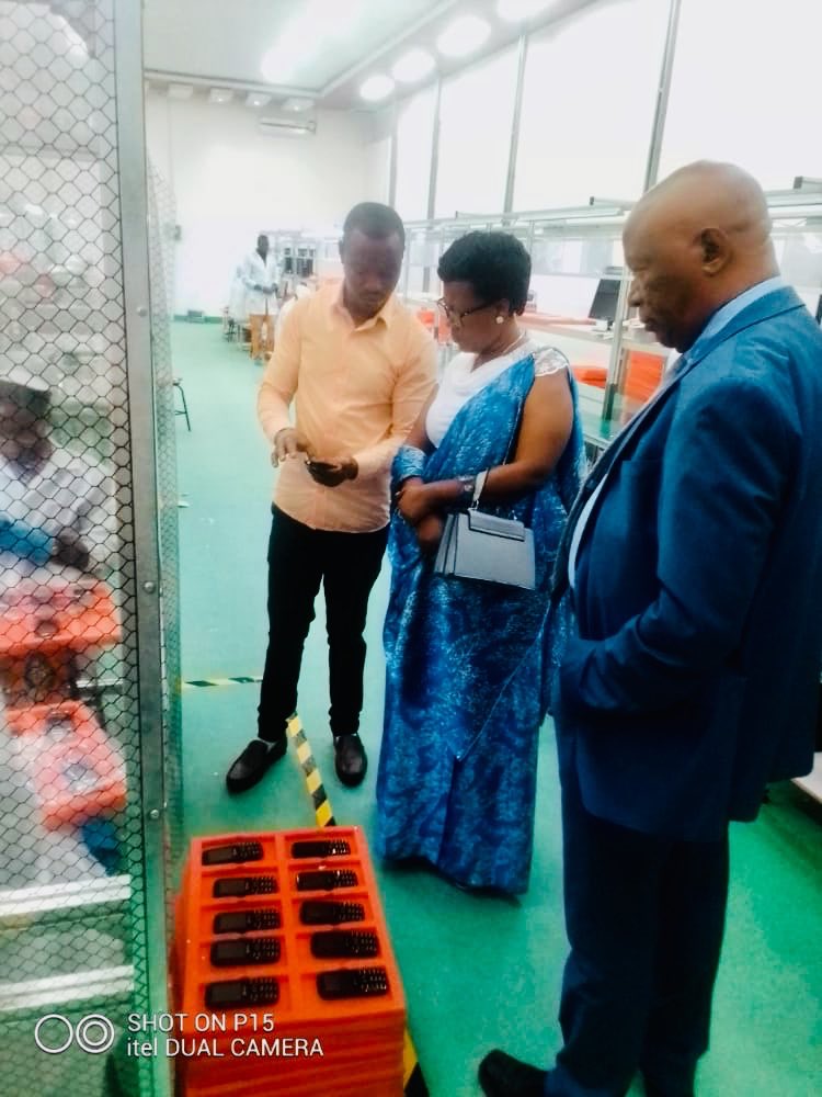 akezanet's tweet photo. 🔴Technologie : Le Centre d'assemblage des téléphones mobiles de @Gitega (#CAATI) se heurte actuellement aux plusieurs problèmes liés aux ventes notamment celui de la concurrence déloyale des importateurs des téléphones mobiles. https://t.co/GdBjdh3Zik