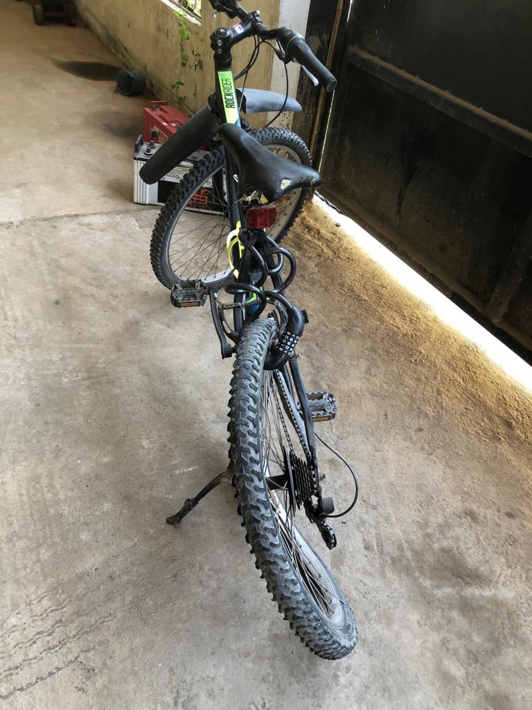 anjanamisra2008's tweet photo. I bet no one wants to see their loved ones bicycle like this .My son  was riding his bicycle  to school on 3rd February &amp;  was hit from behind by an irresponsible biker in a school route .He is SAFE! Calling for BASIC speed bumpers, school zoning and closing dividers and CCTVS . https://t.co/9dAuLiwXYu