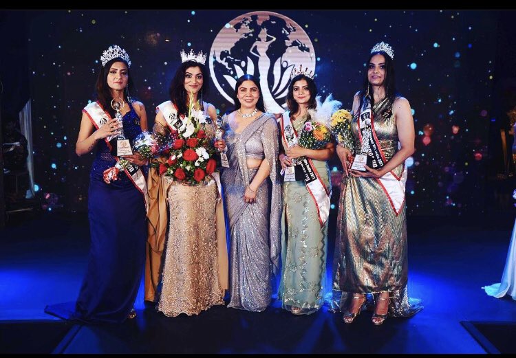 TejasmitaM's tweet photo. The moment of crowning… glammonn Mrs India 2021 powered by @FlimfareMiddleEast 
Show director @lokeshsharmaofficial 
Styled by @sunaina_k_arora &amp; @harshkhullarofficial  #glammonnmrsindia #glammonn #pageantqueen #pageantlife #crowning #beautyatitsbest #confidentwomen #queen https://t.co/9ByGq0g74T