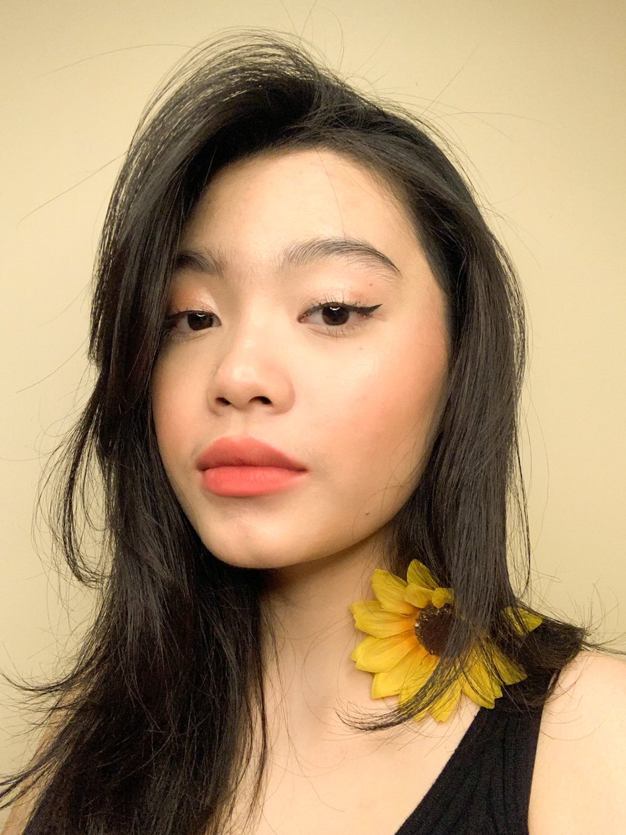 skeeyncare's tweet photo. sunkissed🌞🌻
———
i’m using:
🌞 Somethinc Immortal Highlighter
•shade mignon•
🌞 Somethinc Tamago Airy Blush
•shade maiden•
🌞 Somethinc Eggo 3D Contour
•shade dragon•
@Somethinc4u @somethinctown
#SomethincFace #PakaiSOMETHINC #YourOnlyLimit #ThinczensApproved #Somethinc https://t.co/7EobbExJva