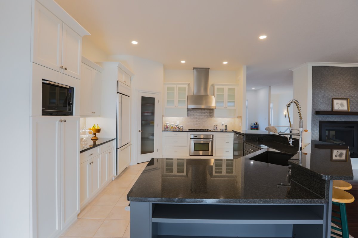 MLSLethbridge's tweet photo. 🔥 DREAM HOME ALERT 🔥

📍 2822 Southridge Road South
🛌 5 | 🛀 4 | 🏡 2,723 sq. ft. 
✨ $1,225,000

This sprawling bungalow is fully developed with high-end finishes and has coulee views to-die-for 😍

DETAILS 👉 https://t.co/TCrbFXlevg

#LethbridgeHomeTeam #YQL https://t.co/bAuVFUwoxh