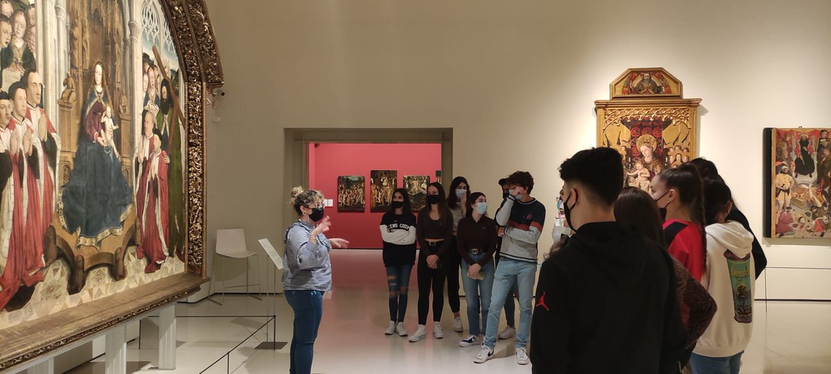 cejaumebalmes's tweet photo. Els alumnes de 2n de Batxillerat s de l'Itinerari Humanístic i Social van fer una visita al MNAC, i l'exposició "Mirades insubmises" #BalmesBatxillerat #cejaumebalmes #batxillerathospitalet #batxillerat #eduacio #hospitalet https://t.co/7mRbkBL2Ps