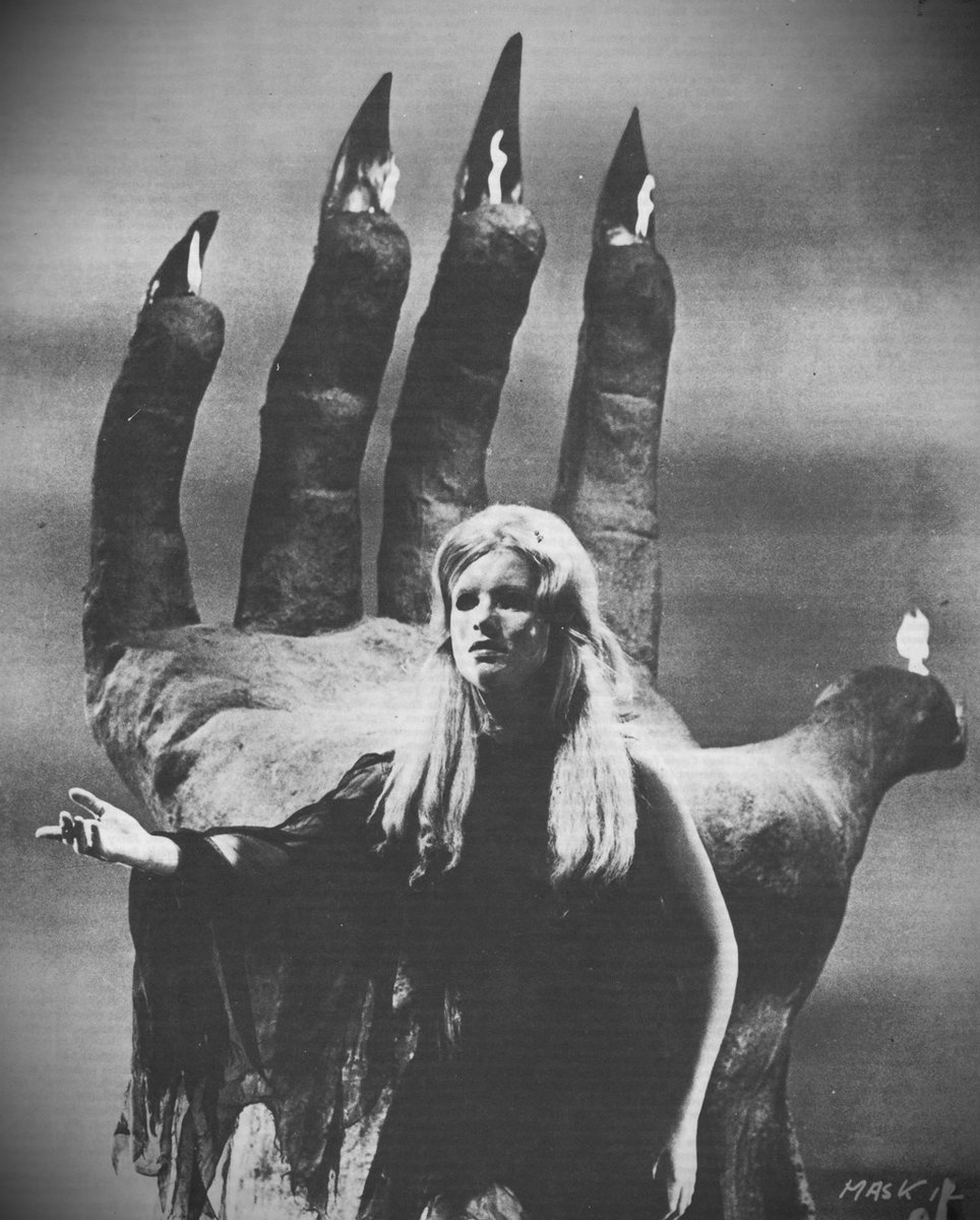 Black Sunday (Italian: La maschera del demonio, lit. 'The mask of the demon')  1960 Italian film directed by Mario Bava
#githic #retrohorror