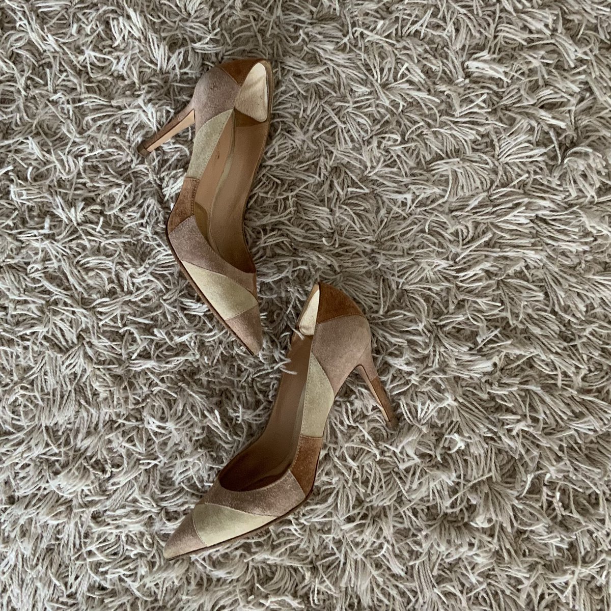 omenterprise's tweet image. 本日のコーデ♪

春を意識しました。
寒い寒いと思っていても、
知らない間に季節は進んでます💕

⭐︎Cloth:
Tops: #AnotherEdition
Skirt: #Dressterior
Shoes: #GianvitoRossi
Earings: #nikori

⭐︎Perfume:
#PRADA: #CANDY