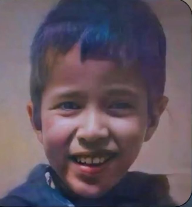 ماذا بينكم وبين الله ليحزن عليكم ملايين من الشعوب 💔🥺
ربنا يرحمكم يارب 💔