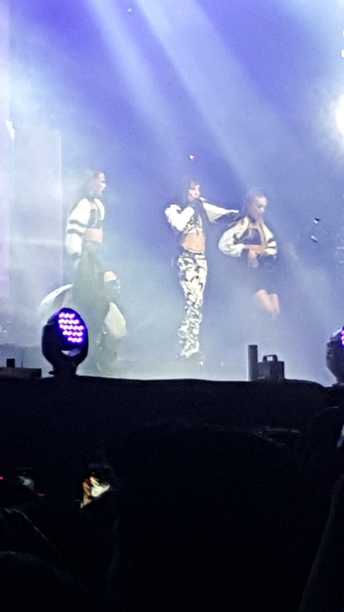SolC_92's tweet photo. Hablemos del terrible show que dio @MariaBecerra22  esta noche!!! Quede re manija hace 2 horas llegue y sigo sin creer q la vi!! Te amo diosa!!!! https://t.co/t9ayJ6rKjk