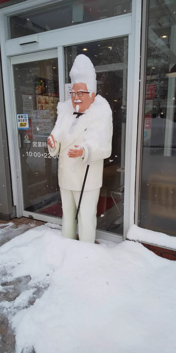 大雪の影響によって？カーネルサンダース、増毛するwww