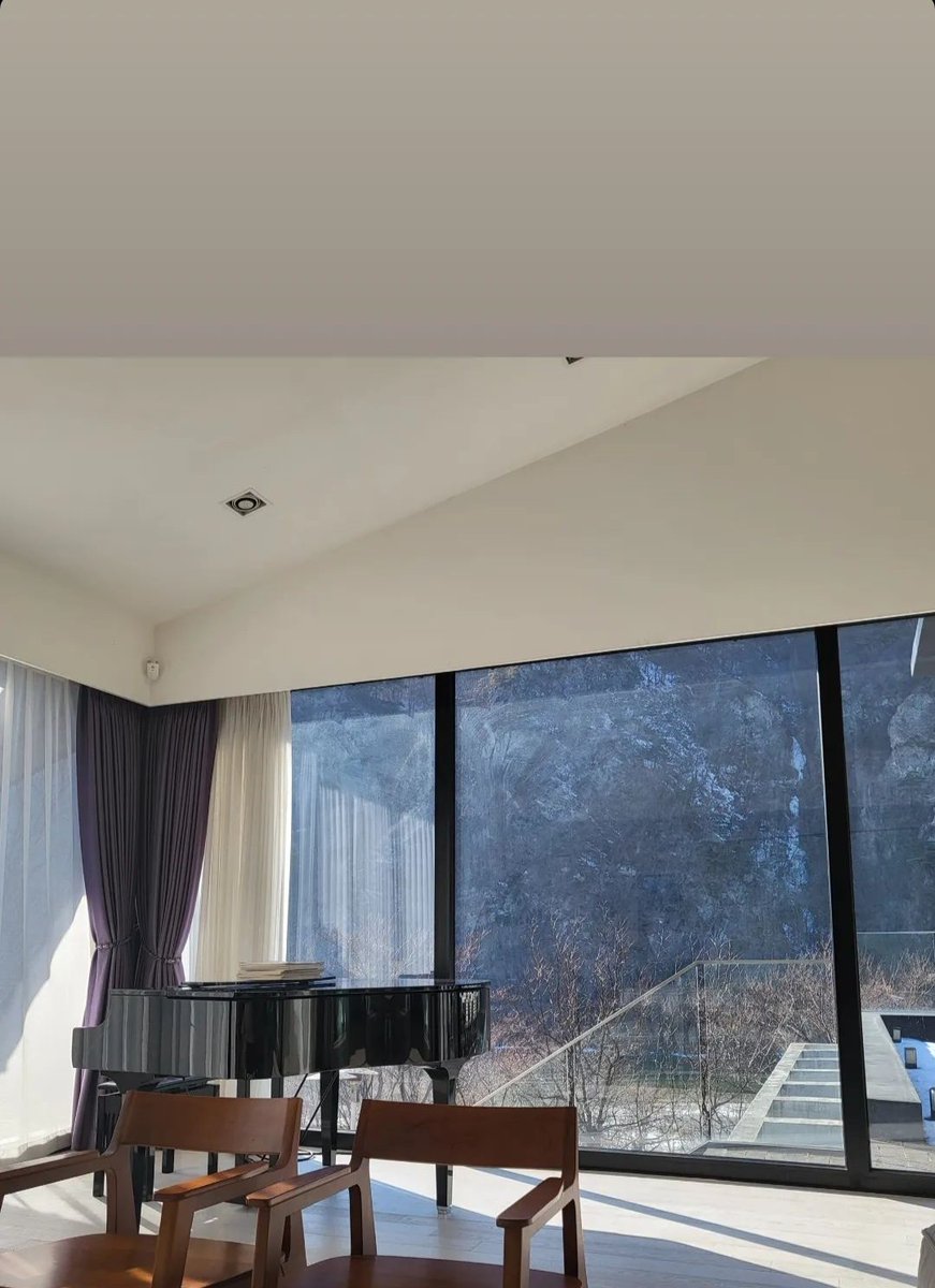 cherirene88's tweet photo. Kwonho's Insta story...
I'm having heartfelt memories of Taemin's beautiful vocals and piano playing here...🌸💜
#TAEMIN #태민 #テミン
#Pansy #TaeminWeLoveYou https://t.co/7IdaFMKe52
