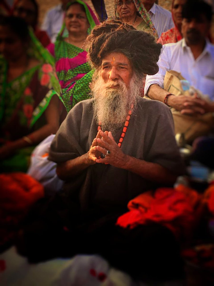 તપસાધનાની વિશ્વફલક પર ગિરનારની તપોભૂમિને પહોંચાડનાર, ભવનાથમાં આવેલ નિરંજન અખાડાના સંત શિરોમણી શ્રી કાશ્મીરી બાપુ આપજે અનંતની સફર પર સિધાયાના સમાચાર અત્યંત દુઃખદ છે. 

ઈશ્વર સદગતના આત્માને શાંતી અર્પે એજ પ્રાર્થના.

ૐ શાંતી🙏🏻 નમો નારાયણ🙏🏻