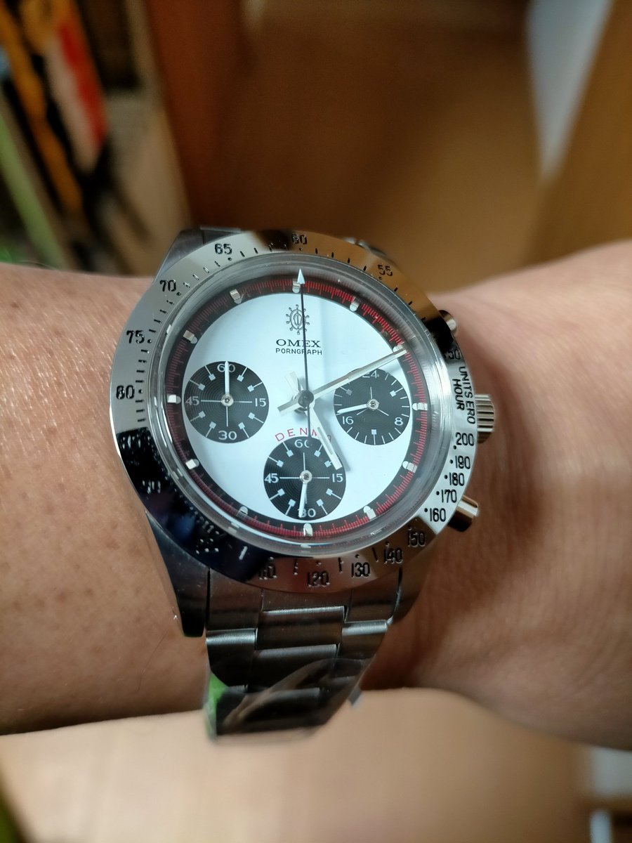 K4gel's tweet photo. 明日からの時計⌚
カッコよ✌
#omeko
#OMEX
#オメコ
#チンポソーニューマン https://t.co/BEk3mxsEAB