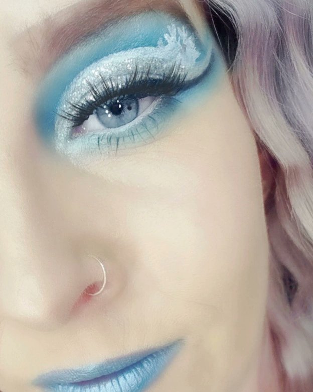 eyesbynee's tweet photo. #TouchOfFrost

#jamescharles #makeupartist https://t.co/n4bTH18MQo