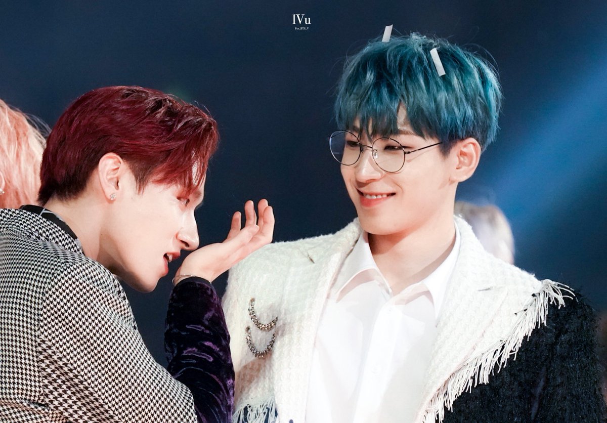 tinkswonu's tweet photo. wonwoo &amp; changkyun ❤️💙 https://t.co/0pATLzjz2B
