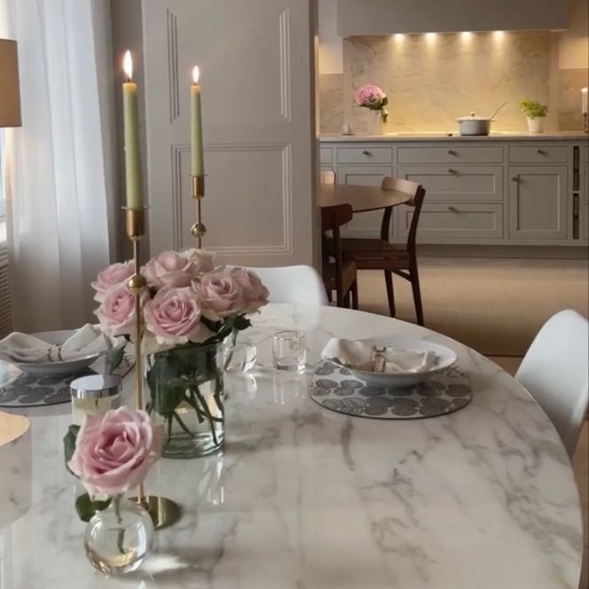 halzee_'s tweet image. manifesting my future apartment pt. 16