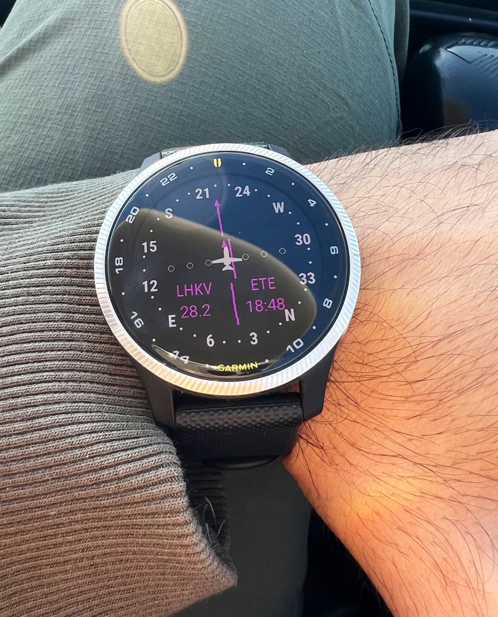 tu_mr1's tweet photo. Garmin D2 Air ✈️ https://t.co/IMd4NUvhZe
