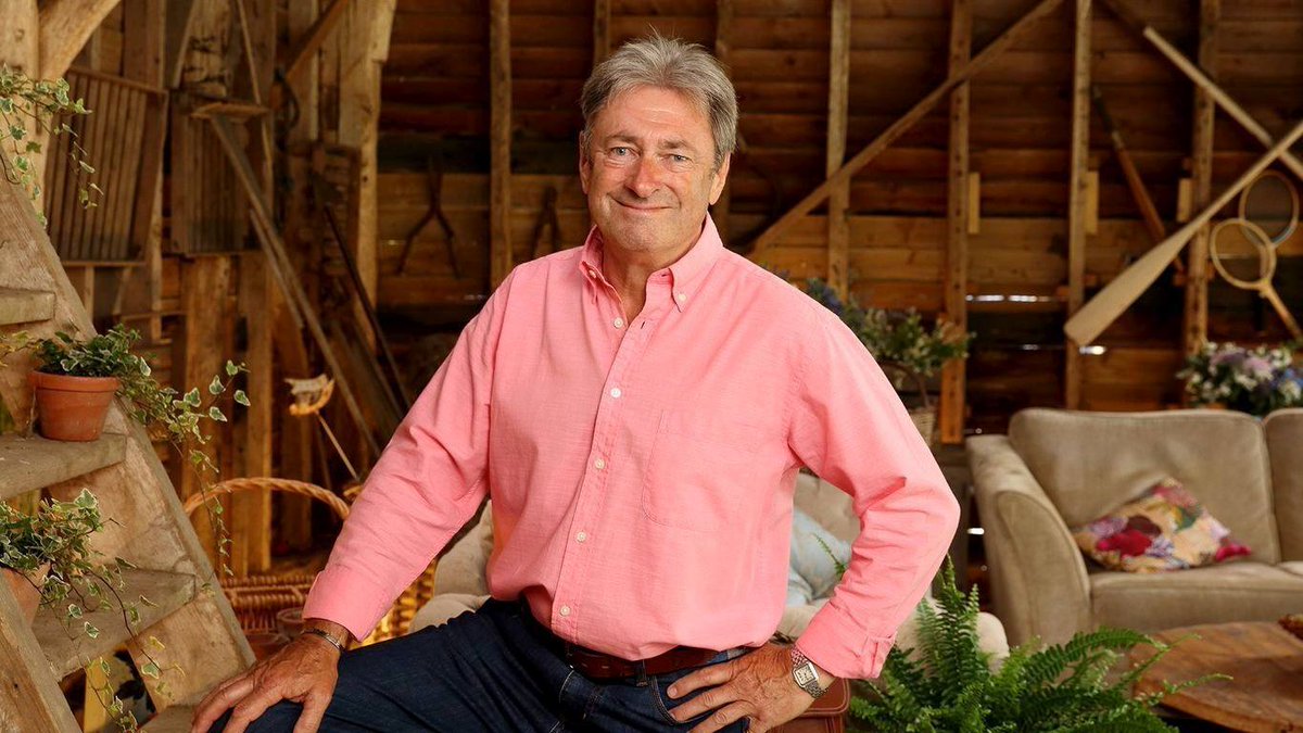 Jenny is on Love Your Weekend with Alan Titchmarsh at 9.25 this morning on ITV! 
If you miss it, you can catch up on the ITV Hub! 
@ITV  @TitchmarshShow 
#manechance #horsesanctuary #jennyseagrove #rescueanimals #animalwelfare https://t.co/WoyWC6aC51