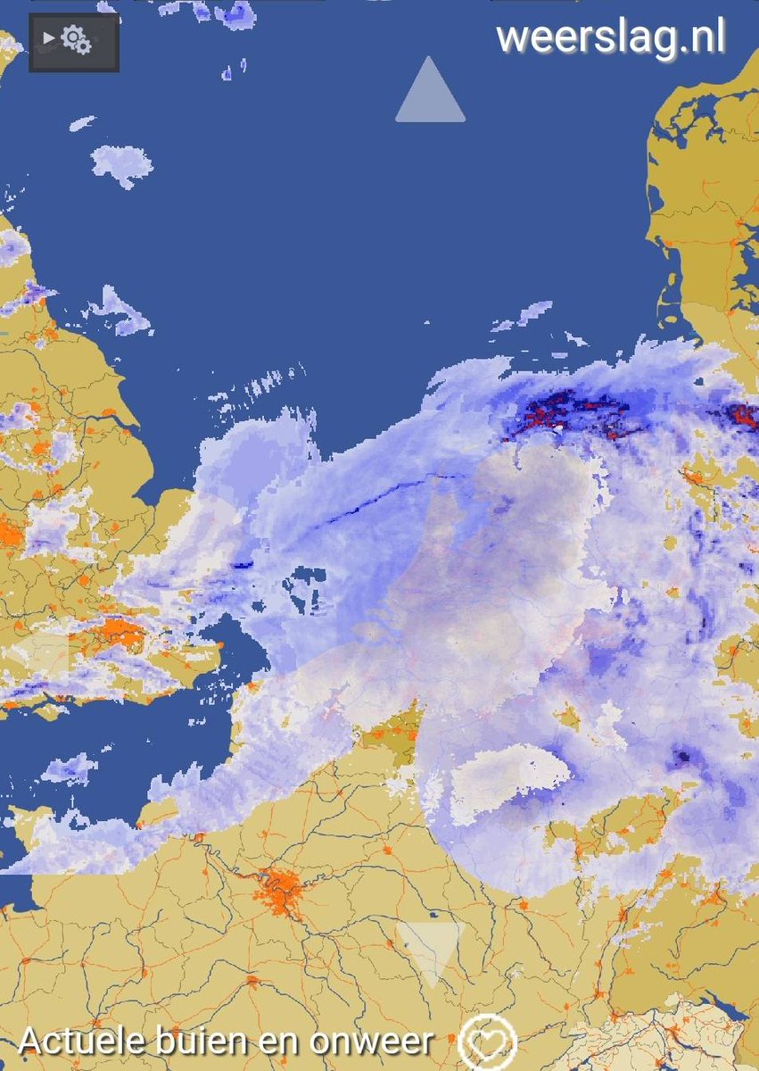 Wordt het nog droog? Vast wel.... we kleuren blauw gevolgd door buitjes die nu boven Engeland hangen: weerslag.nl/ActueelVerwach… maandag vooral droog en wat zon.