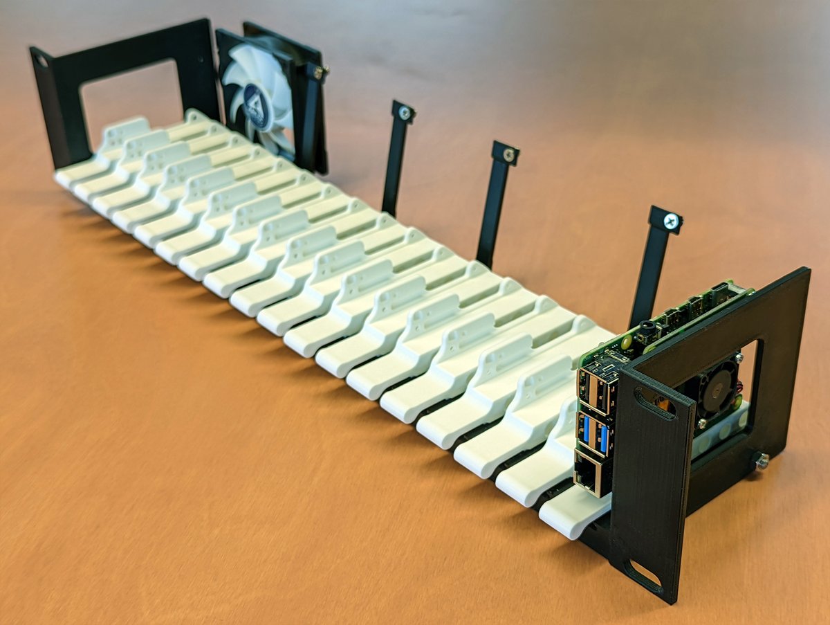 Merocle's tweet image. Another one of my open-source projects. I finally got around to printing a version for 18 Raspberry Pi. Really proud of how it works. Video in the thread
GitHub:
github.com/merocle/uptime…
Site:
uplab.pro/2020/12/raspbe…
#RaspberryPi