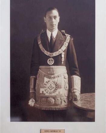In memory of King George VI, Grandmaster, on the anniversary of his death in 1952 🇬🇧🙏 🍷