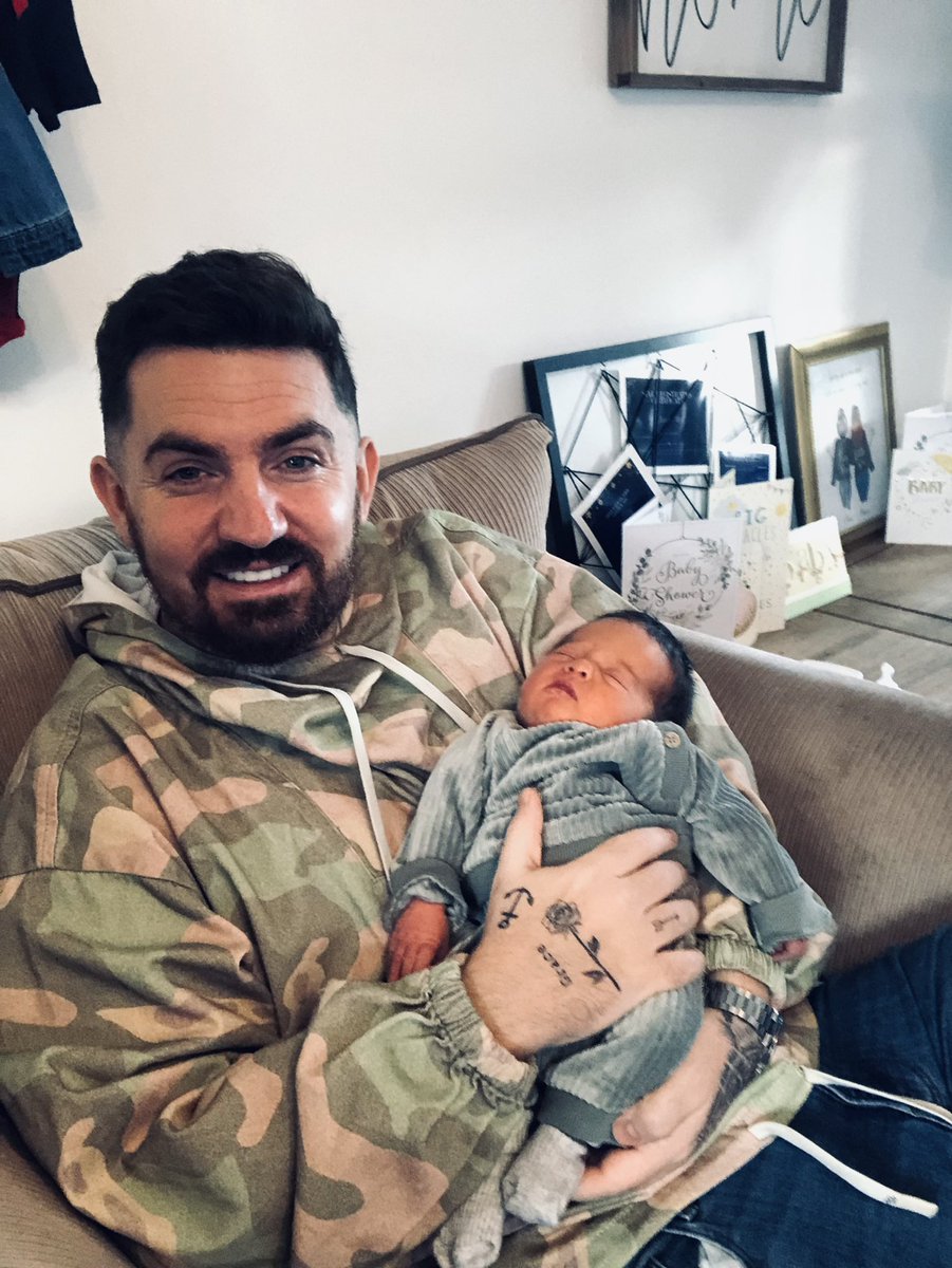 StevenMcleish's tweet photo. B E S T  F R I E N D S 💙                       #Dad #Son https://t.co/zmFoWO94D3