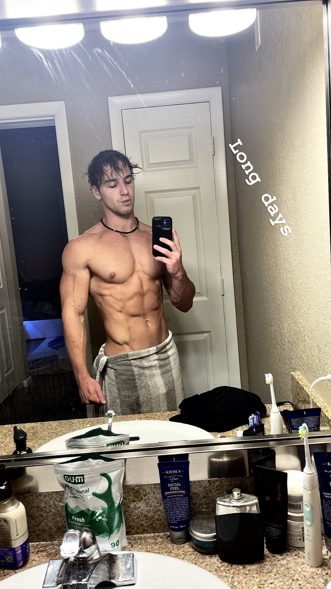 SHRED KING on Twitter: "Retweet if you would rip this towel off me 🙃 https://t.co/h9wTnJtaER