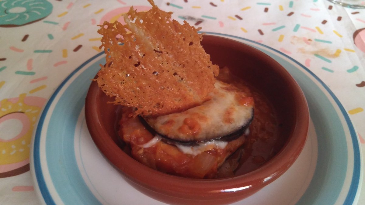 BeerSearcherApp's tweet image. IV Edición Cuñades Tapas Awards:
1° Casi me quedo sin berenjenas (41 puntos).
2° Tomate algo y ... atún!!! (35 puntos).
3° Patatas come y calla (empatado 31'5 puntos) y Dame veneno que quiero morir  (empatado 31'5 puntos)