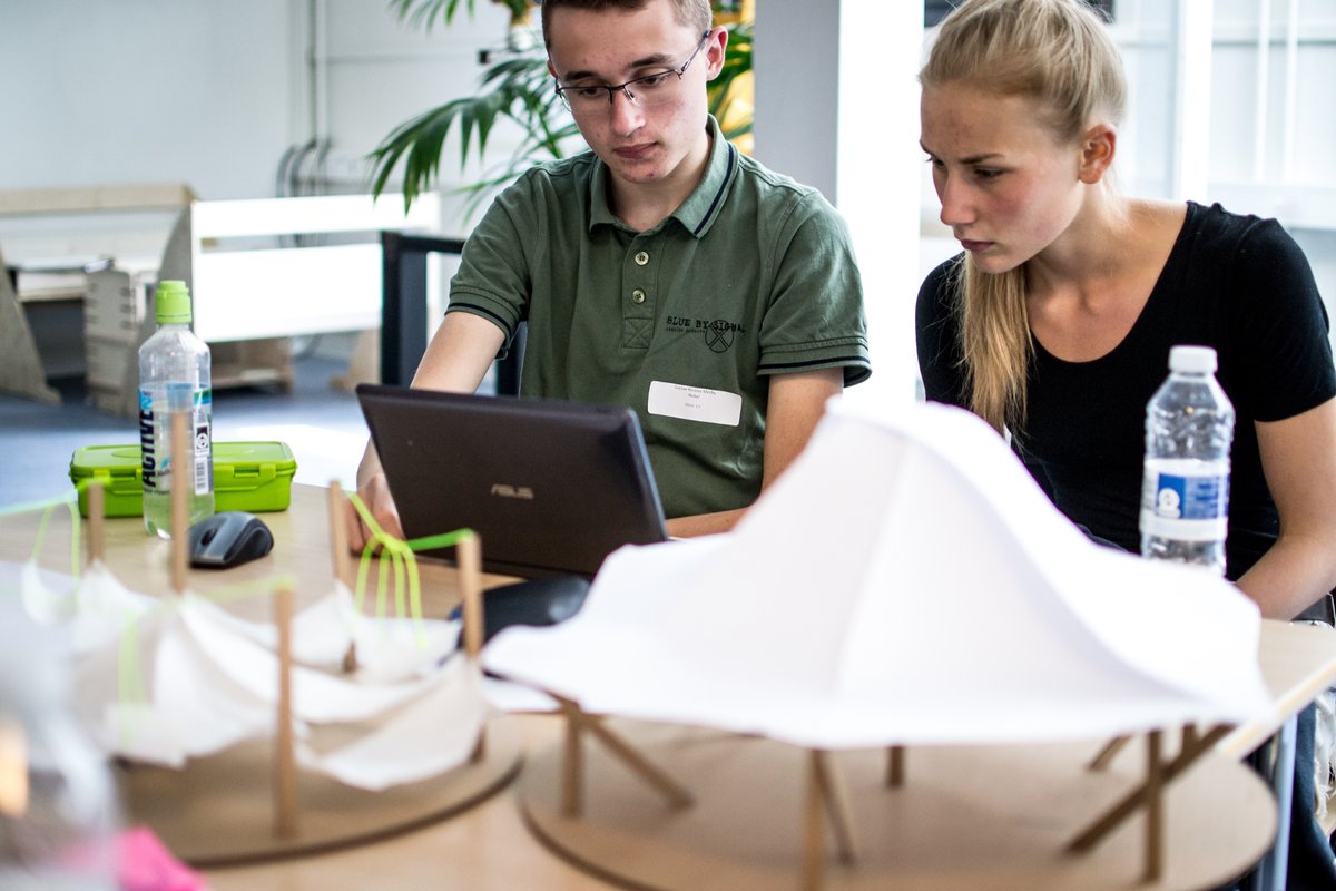 Er du gymnasie/HTX elev i gang med et teknisk Studieområdeprojekt / Studieretningsprojekt - eller kender du én? Fablab RUC tilbyder hjælp til dit projekt 
Tirs 8. februar kl 16-21 og Tors 10. februar kl 13-17 - stadig enkelte ledige pladser. Se fablab.ruc.dk/tilbud-til-gym…