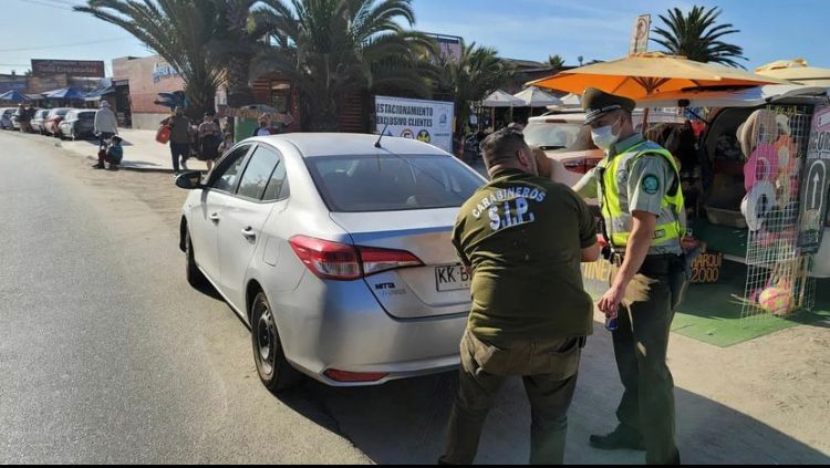 Junto a Carabineros de la 4° Comisaría app 100 vehículos tipo deliverys  fueron fiscalizados en sectores estratégicos de la comuna.
Seguiremos con acciones preventivas,  trabajando para la seguridad y tranquilidad de nuestras vecinas y vecinos 💪