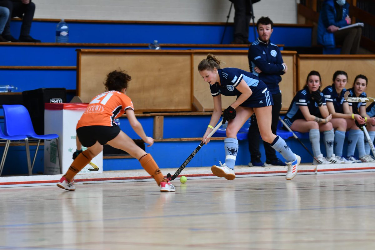 FF_Hockey's tweet photo. Les joueuses de Cambrai Hockey Club championnes de France de la saison salle en Élite Dames 🏑 

Victoire 2-1 de Cambrai contre Iris Hockey Lambersart - IHL dans ce dernier match du tournoi 🏟 

📸 Cédric Martin https://t.co/TA3UcevBNo