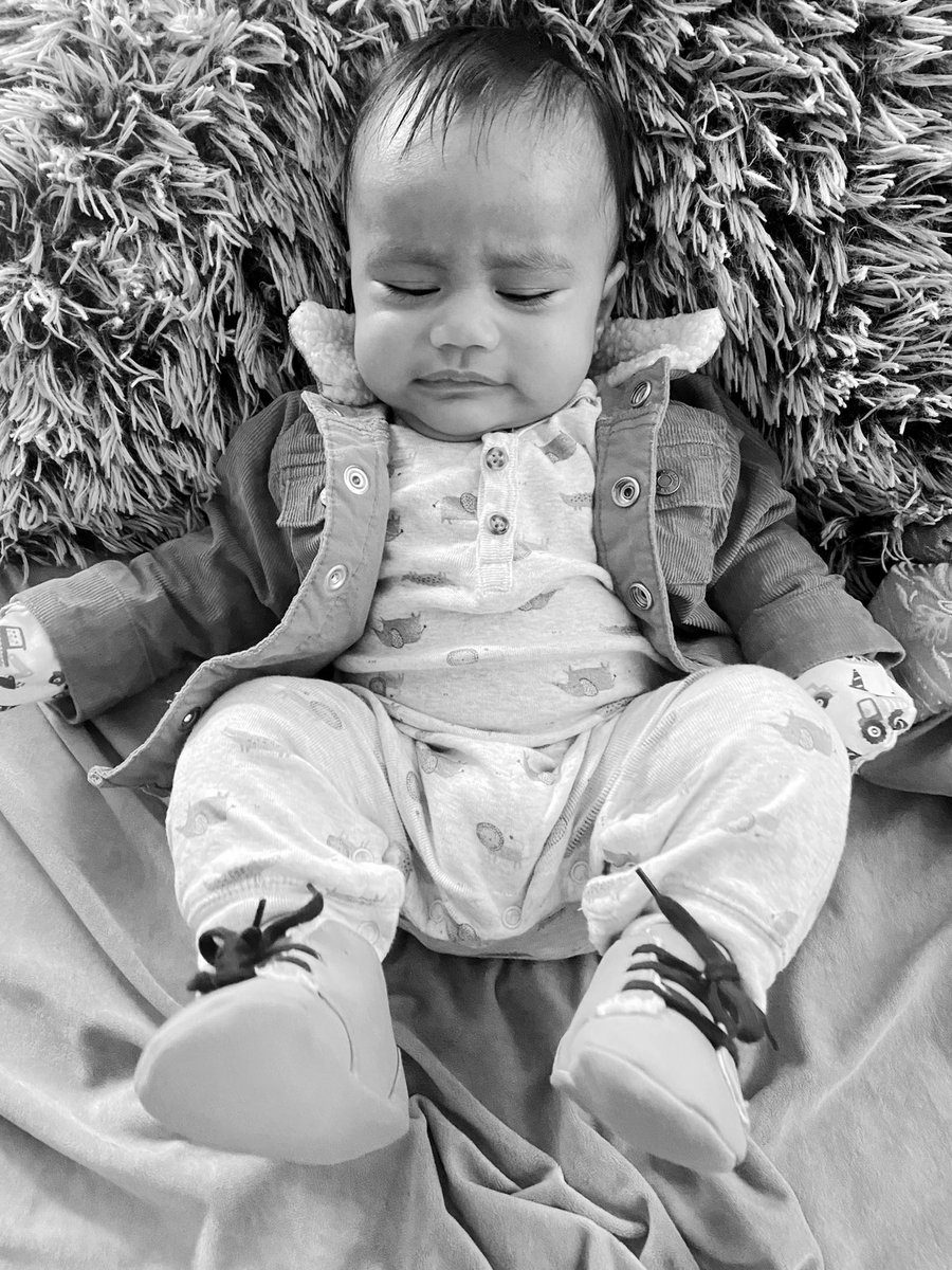 itabeata_13's tweet photo. My son SPOILED and he knows it. He doesn’t cry a lot but when he does, he gives you 3 seconds to get him rq or he’ll start screaming his lungs out. He knows his bubu or dad will get up from WHATEVER they’re doing🙄 meanwhile I’m the bad guy cos I’m still making his drink🙄🥲 https://t.co/gOgua04vyQ