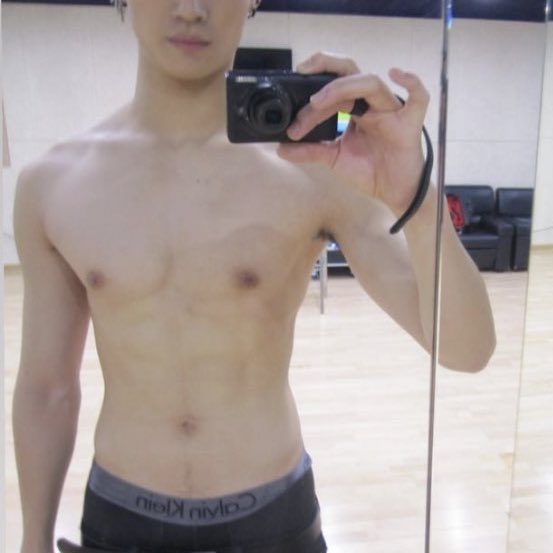 YummyJBeom's tweet photo. แจบอมคือหุ่นดีโครงร่างมาดแมนมากๆตั้งแต่หนุ่มน้อยๆ พอโตเป็นผู้ใหญ่ก็ยิ่งชัดขึ้น ดูดี ดูเท่ เซ็กซี่ ภูมิใจในความหุ่นเค้าว่ะ🥺👍🏻 
#JAYB #Jaebeom #Def. #GOT7 https://t.co/Hb2f9u4T29
