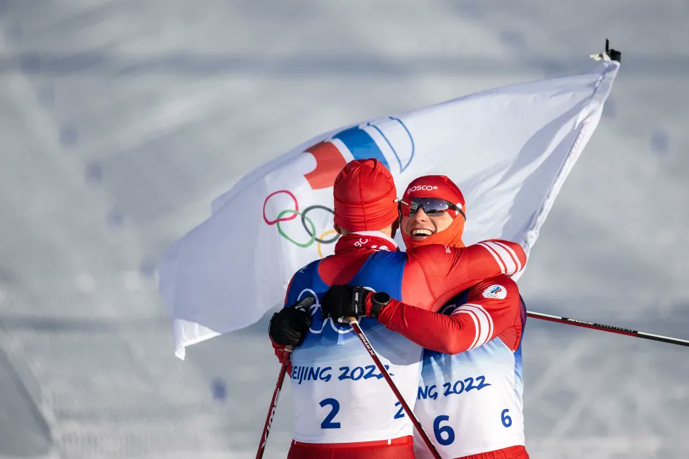 usapronova's tweet photo. Поздравляем Ребят!
6 февраля 2022г. на Олимпиаде в Пекине Скиатлонисты принесли сборной России две медали : Александр Большунов (под номером -2) золото, Денис Спицов серебро.
Несмотря на падения, смогли собрать волю в кулак и Победили.
Скиатлон наш!
Спасибо Ребята!
Вы лучшие! https://t.co/QUEElcTXgC