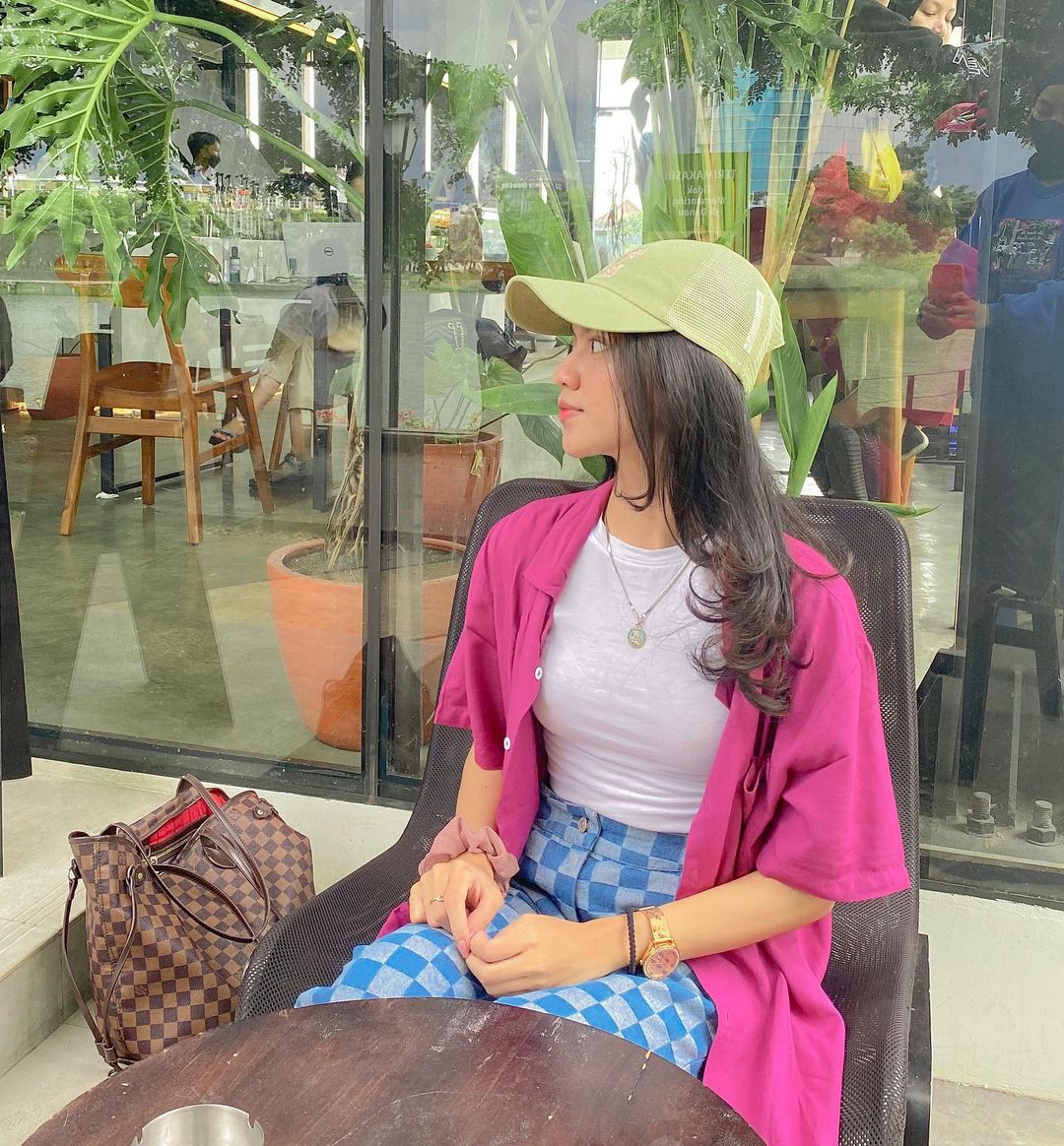 Aiiiraaa4's tweet photo. Abis jalan jalan ygy https://t.co/iCqegAvI6s