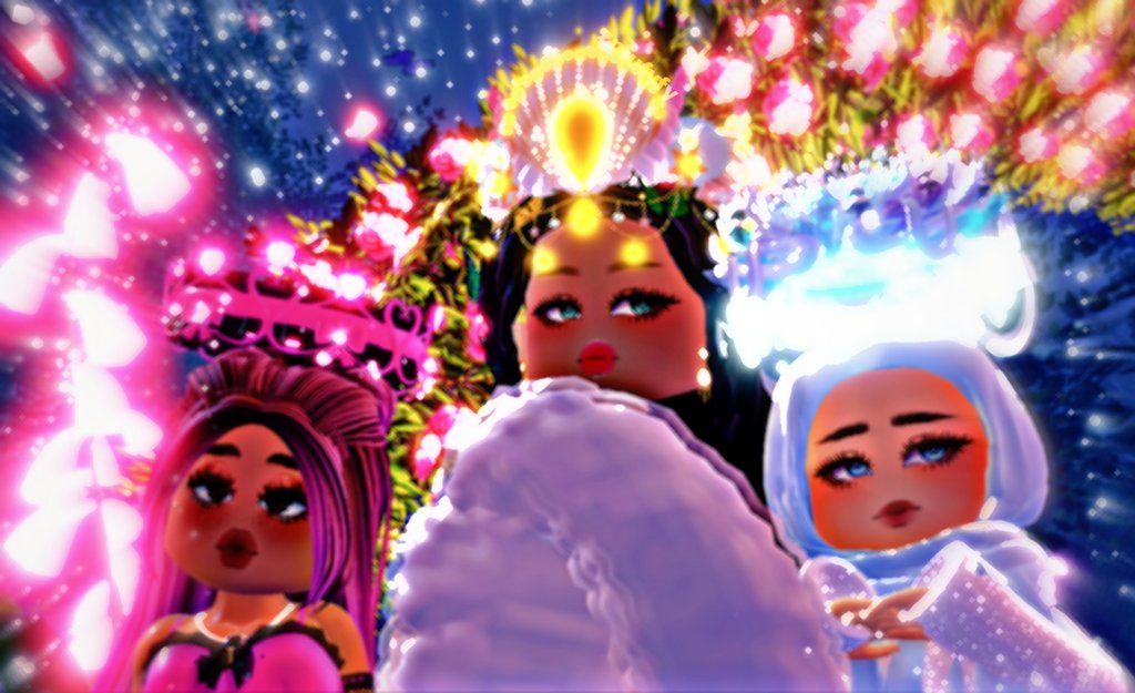 aurroses's tweet photo. MASSIVE VALENTINES HALO GIVEAWAY !! 💗👼
( 10+ WINNERS )

• follow @iisxallem @luvhrae @cloudyyamilee @iiBriella @britttanz 
• like and retweet for bigger chance

Prize: including new halo, mutiple halos , sets , diamonds and lot of rare items
#royalehigh #royalehighvalentines https://t.co/bZNVNAbMhv