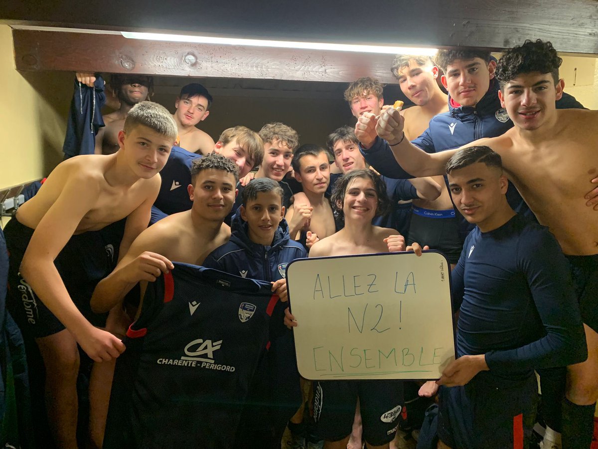 BPFC24's tweet photo. Résultats du samedi 🔥

@LcfBergerac vous présente tous les résultats de ce samedi 👉🏼 https://t.co/ib3MoCYcR6

#formation #jeunes #feminines #BPFC 💙❤️ https://t.co/TwdHGhY3pg
