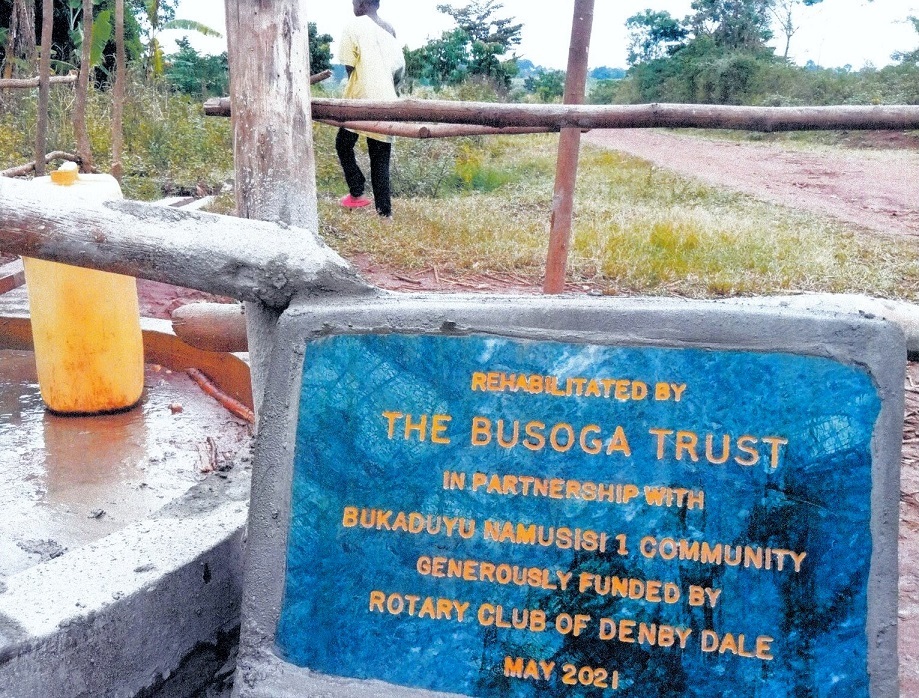 DaleRotary's tweet photo. Our Rotary Club has been able to provide funds to enable the Busoga Trust to educate the people of rural Uganda on hygiene, form a maintenance committee and repair and renew a borehole using stainless steel pipes. https://t.co/NKZh31TufT
