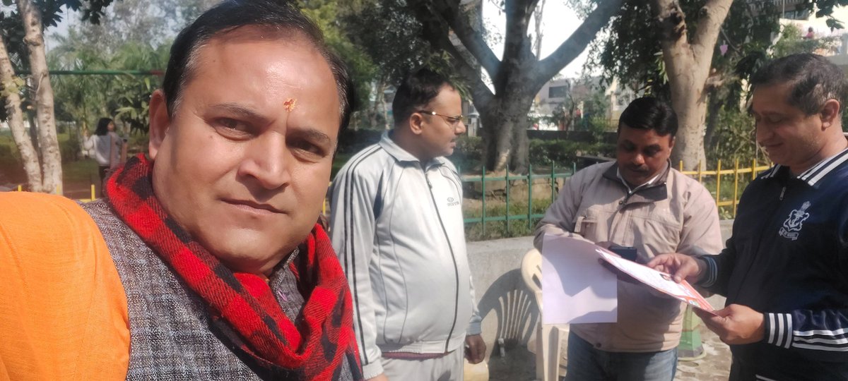 CPTiwari1976's tweet image. #जनसंपर्क_किया गया राजेन्द्र नगर
साहिबाबाद,
#फिर_एक_बार_योगी_सरकार

@sanjivsharmabjp @PPehalwan @madanraibjp @anandkalra69 @Prateekmathur23 @AmitrajUpadhya3 @hemantjoshibjp @Sushmita1802 @AkumarsinghBJP @Bjp4Ghaziabad @BJP4UP @BJP4WestUP @gaurish85Bjp