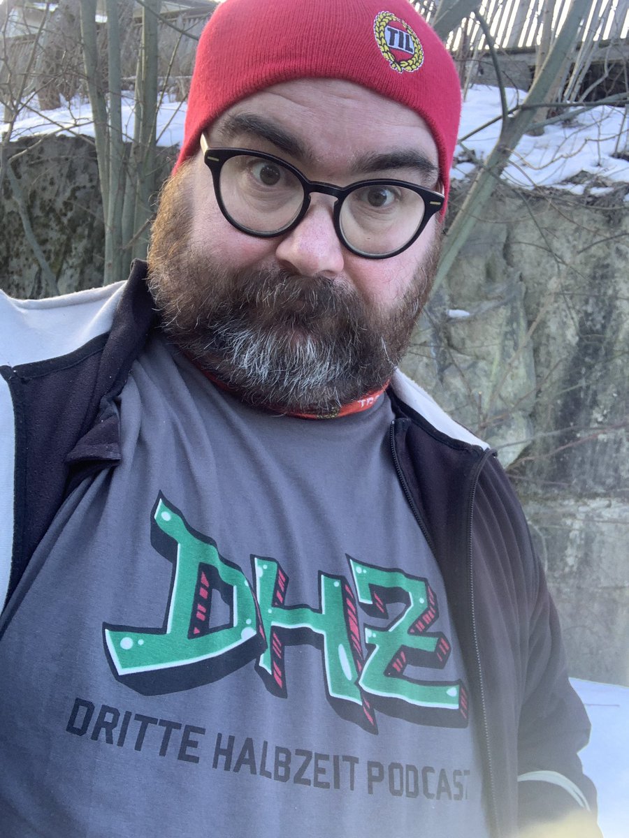 MariusHelgaa's tweet photo. Er det innafor å kombinere @TromsoIL-lue og @DHZpod-tskjorte?
#motetips https://t.co/3YELl2iNDp