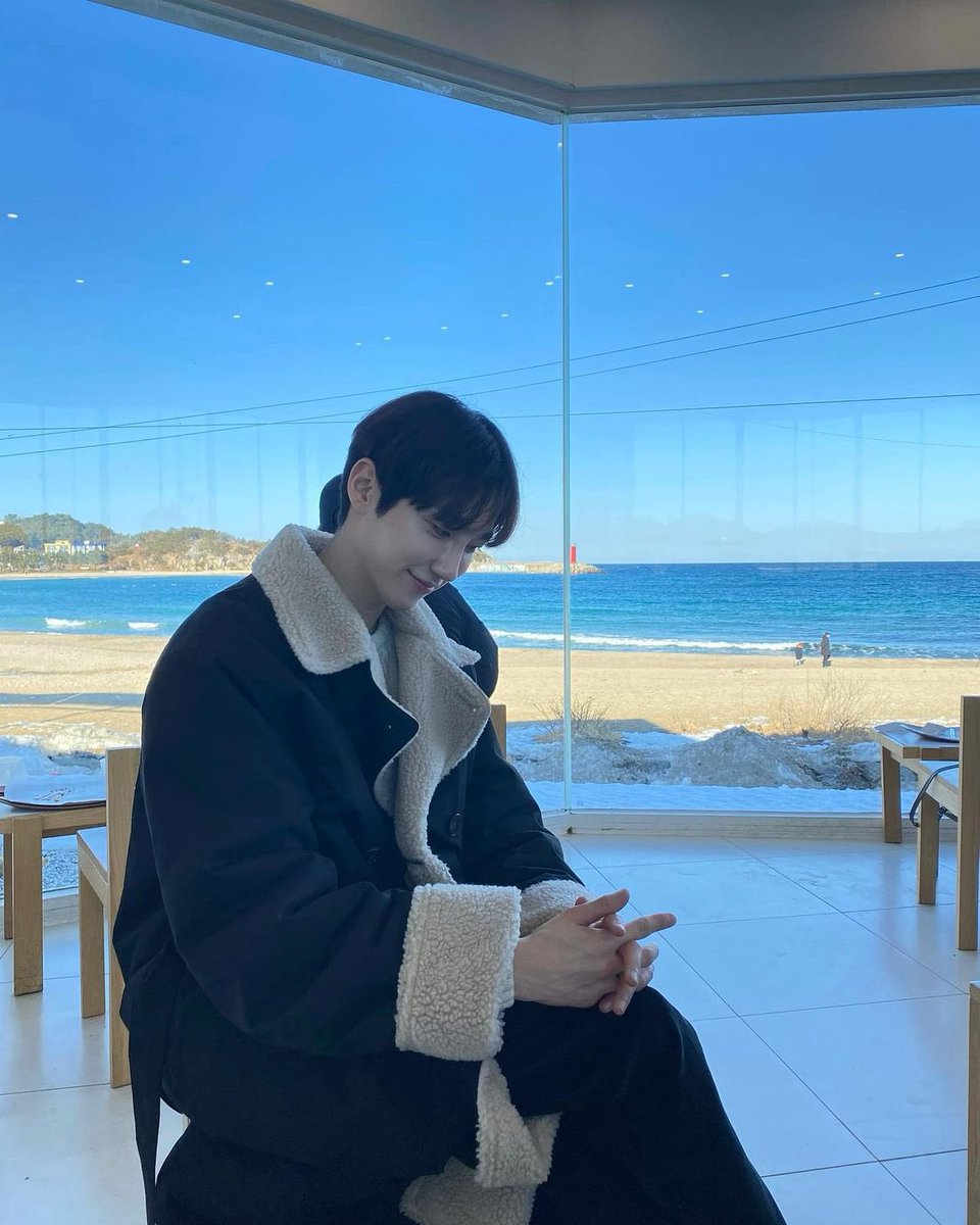 KimsunbinTH's tweet photo. [220202] #k1msnbn’s IG update: 

“วิวดีมาก🙃”

#k1msnbn #kimsunbin #คิมซอนบิน #김선빈 #김선빈모델 #슨븐킴 https://t.co/wVBO87vmIy