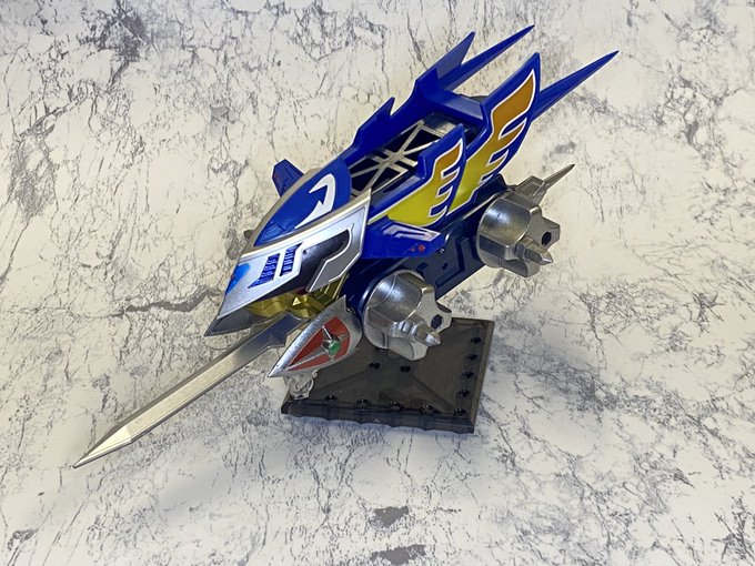 背景紙を百均で買ったので今度から写真撮る時の片付けに悩まずに済む 