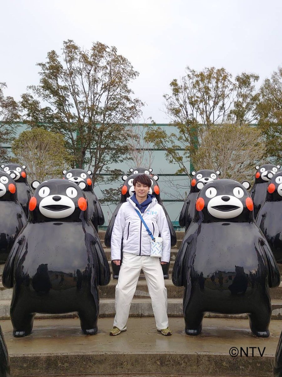 ZIP_asagohan's tweet photo. 「いただきます！日本全国うまいもんジャーニー」今週は熊本編をお届けします！

熊本でマーティンが出会ったうまいもんとは！？
毎朝7時50分過ぎから放送予定です！

八代市にあるくまモンポート八代で、全長6ｍのビッグくまモンや、54体が並んだくまモン合唱隊とパシャリ！
#ZIPうまいもん
#熊本 https://t.co/4p3fdyW7jn