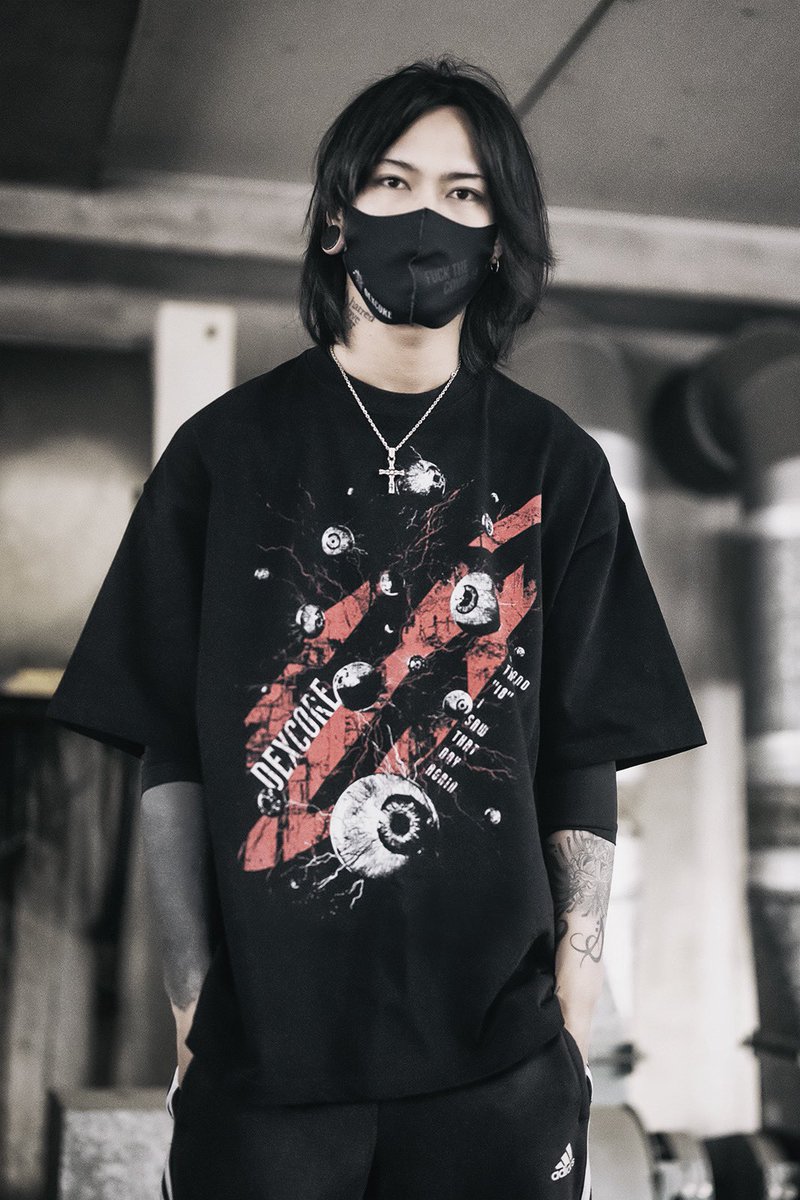 New merch「18」📷