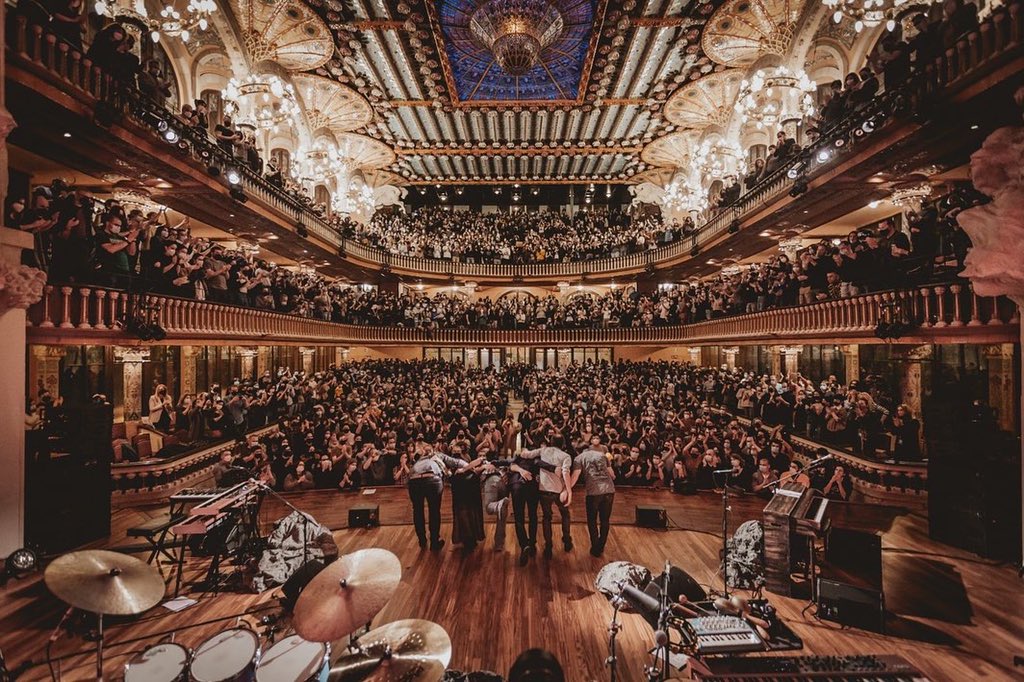 ¡Sense paraules! 

Gracias a everybody que estuvisteis allí por acompañarnos y hacernos llegar todas esas toneladas de energía maravillosa ✨

Gracias <a href="/palaumusicacat/">Palau de la Música Catalana</a> 
Gracias <a href="/fmillenni/">Banco Mediolanum Festival Mil·lenni</a> 

 ¡GRÀCIES!

📸: <a href="/andrea__silvan/">Andrea Silván</a> ❤️‍🔥