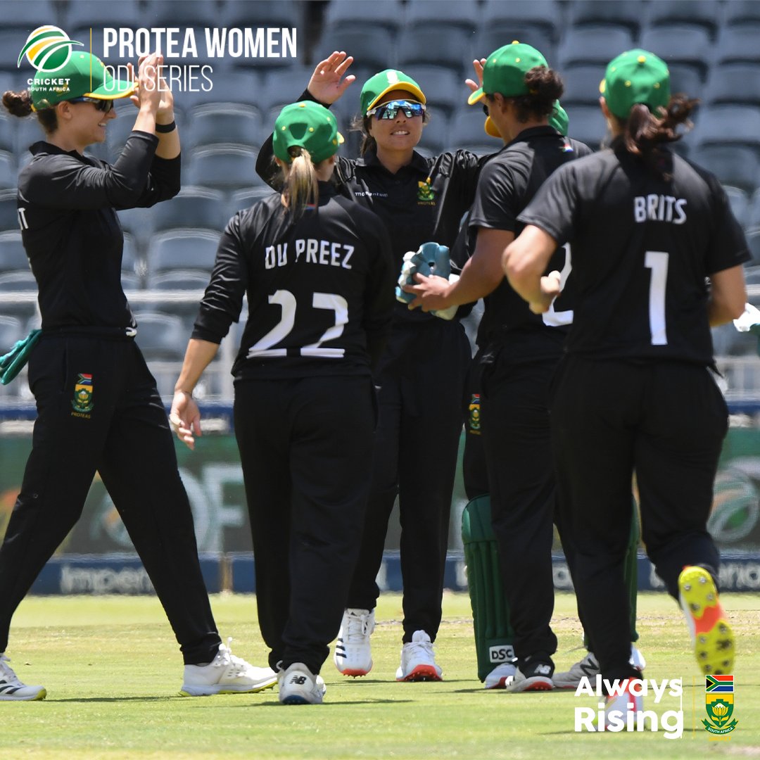 🔄 CHANGE OF INNINGS

A bowling masterclass from the Momentum Proteas bowling attack see the West Indies set 175 for Luus's ladies to claim a series victory👏 

Shabnim Ismail 4/44
Ayabonga Khaka 2/25

#SAWvWIW #AlwaysRising #BePartOfIt