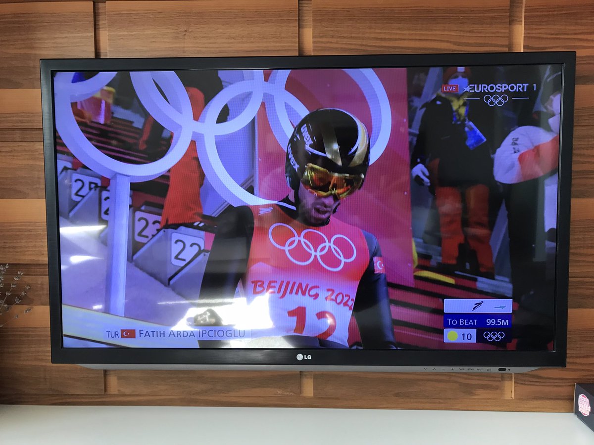 Calgary 88’den beri denk geldikçe izlerim. Kayakla atlamada canlı yayında Türk bayrağını görebilmek bugüne kısmetmiş 🙂 Teşekkürler #UcanTUERK #fatihardaipcioğlu