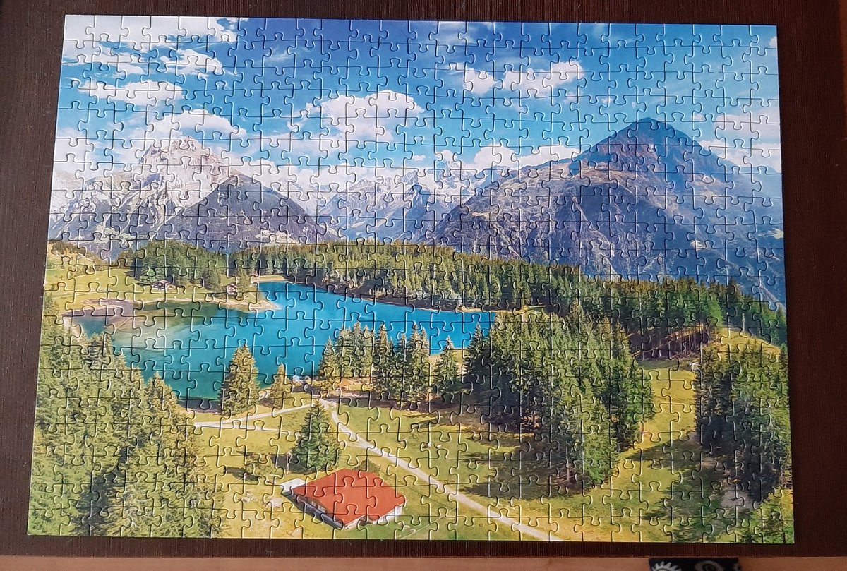 KoRnyLG's tweet photo. Nie ma to jak wpaść do znajomych i ułożyć im #puzzle. #trefl #widoczek https://t.co/YLiLyLZi5S