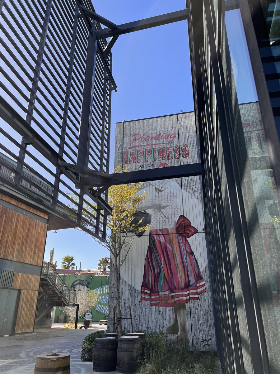 MissNWhitehead's tweet image. Breakfast date ☑️ 
Beach day ☑️
New area explored ☑️ 
Rugby Saturday ☑️ 
Weekend well spent ☺️☺️ 
#onemoreweektogo #expatlife #dubaisharks #lamer #brunchandcake