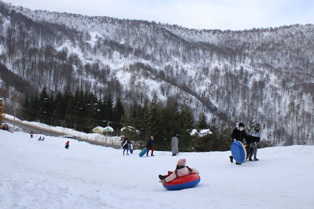 Sakarya İHH, düzenlediği Kış Şenliği ile yetim çocuklarımızı Kartepe Sis Dağı Kayak Merkezi'ne götürerek eğlenceli bir gün geçirmelerine vesile oldu.🥰⛷️

Yetim gülerse dünya güler 😊