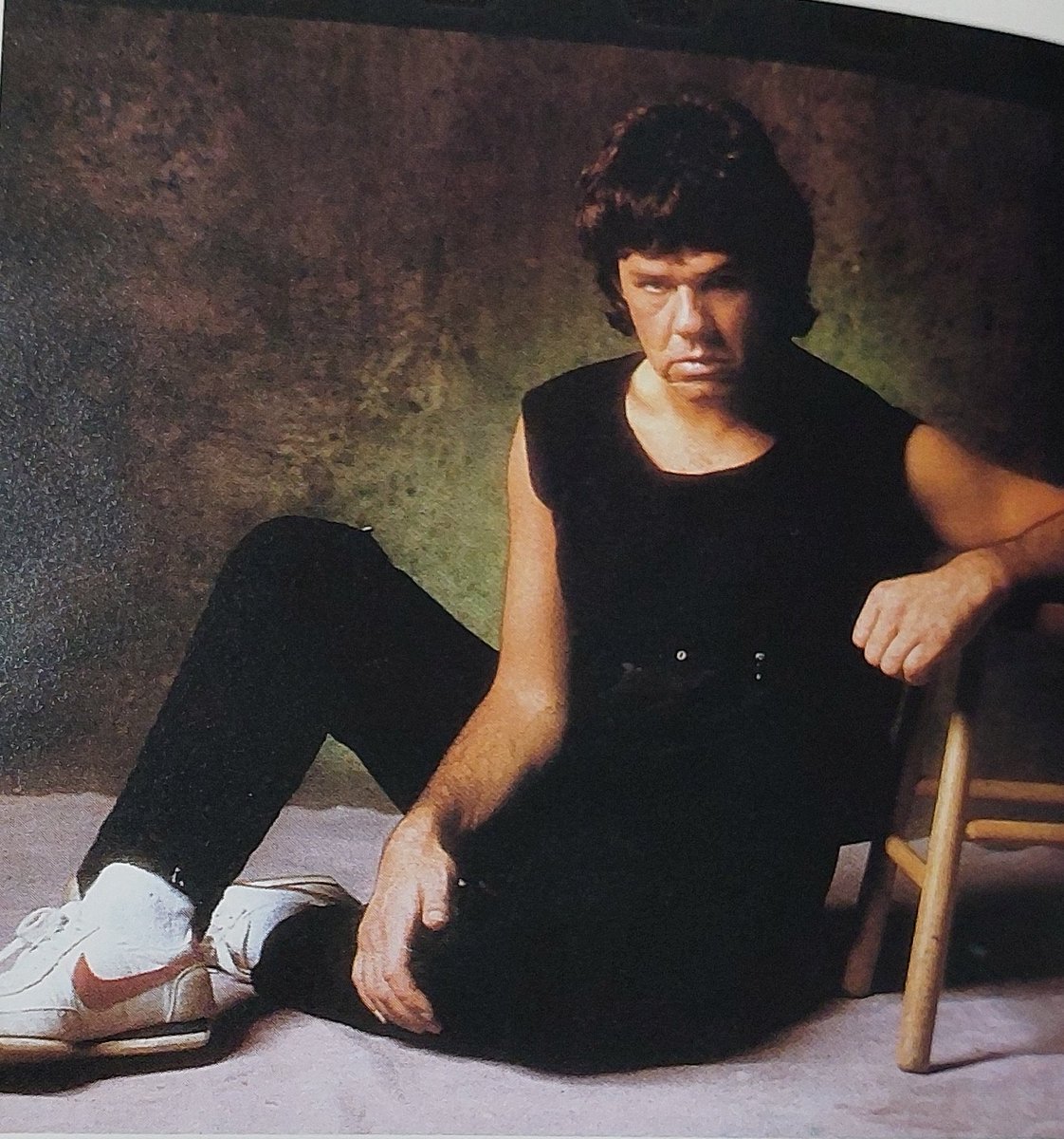 walker38287406's tweet image. ゲイリームーアの命日だそうです
洗濯物を畳みながら大好きなアルバムを聴きます
久しぶりに右の写真みたけど
ホント頑固そうだなぁ
JCBで見たときには
Next year!って言ってたのに…
R.l.P
#EmptyRooms が好きです