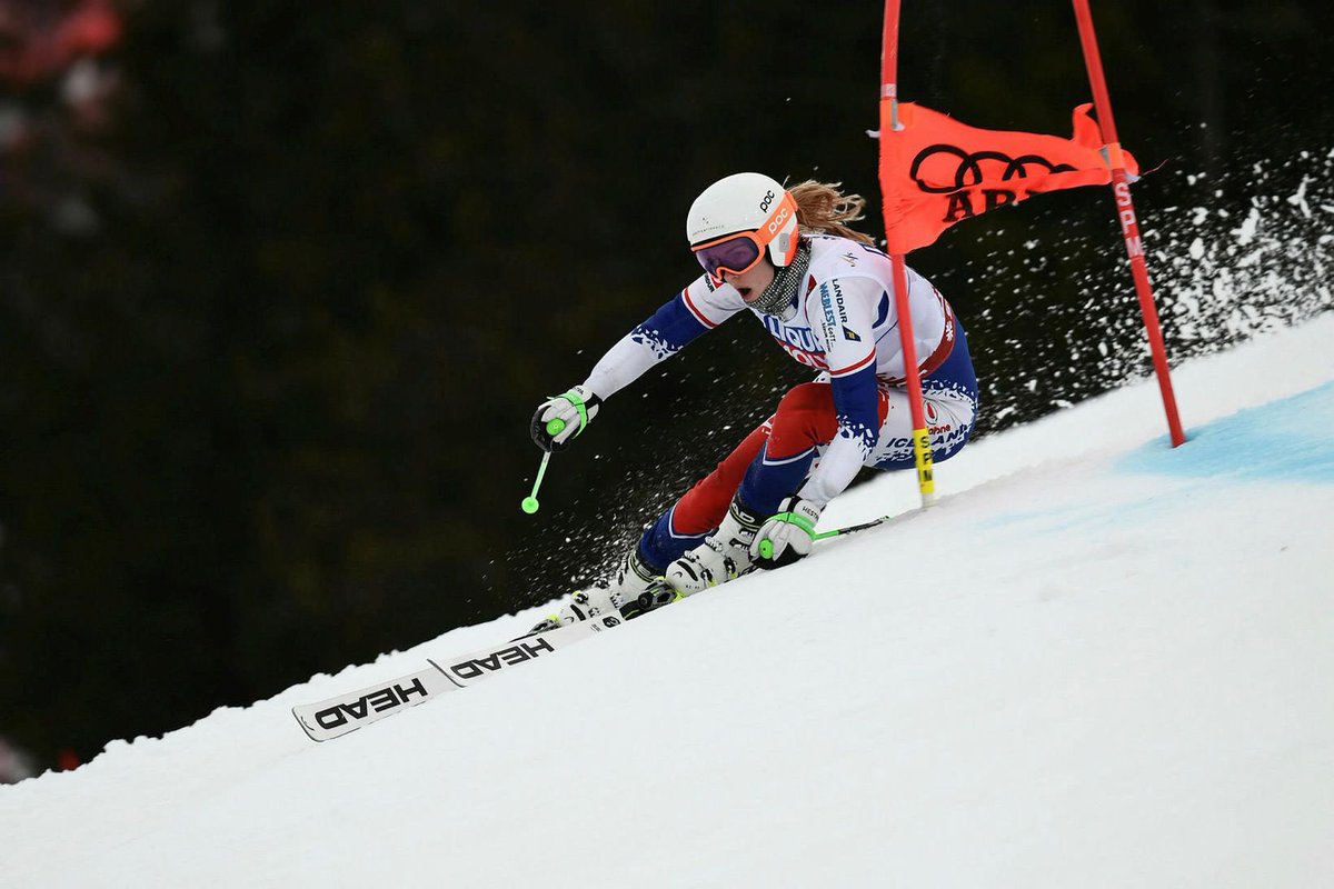 Bruninu var endanlega frestað í morgun eftir þriggja tíma limbó með vindinn🙈

Verður keyrt á milli ferða í stórsvigi kvenna. Ég stend vaktina í alla nótt 💪

01:30  - Stórsvig kvenna 1. ferð
04:00 - Brun karla
06:30 - Stórsvig kvenna 2. ferð

Hólmfríður Dóra í eldlínunni! 💪